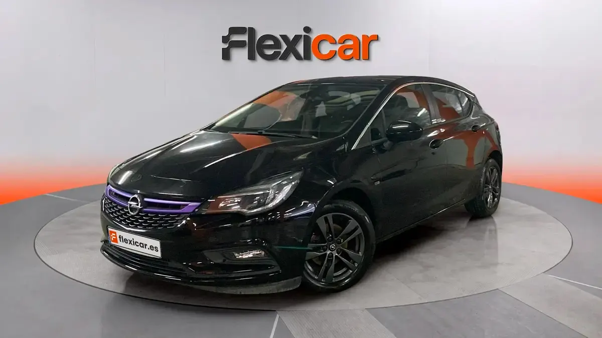Usado Opel Astra S 110 CV (80 kW) 2019 Negro Berlina