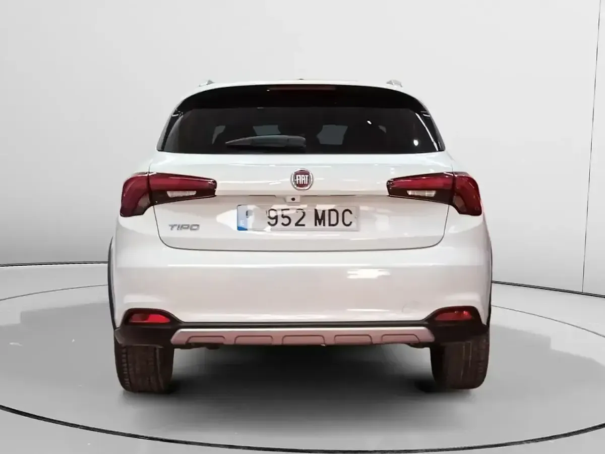 Usado Fiat Tipo Cross 101 CV (74 kW) 2022 Blanco Berlina