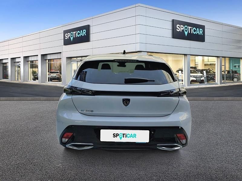 Usado Peugeot e-308 114 kW (156 CV) 2023 Blanco Utilitario