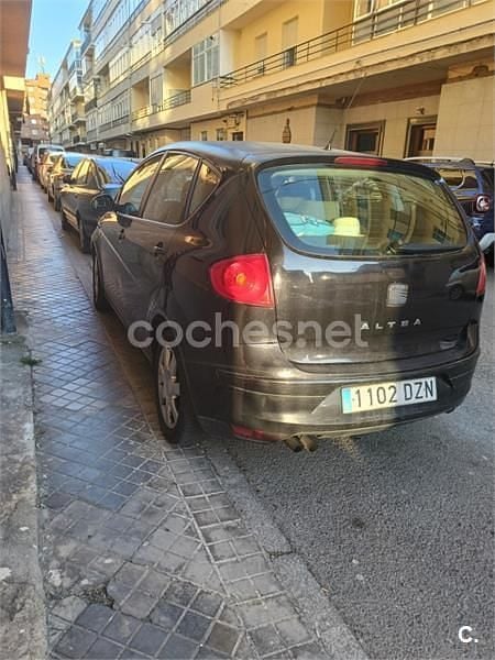 Usado Seat Altea Stylance 140 CV (102 kW) 2006 Negro Monovolumen