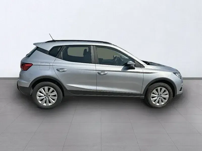 Usado Seat Arona Ecomotive 115 CV (84 kW) 2018 Gris SUV