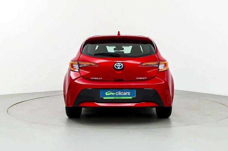 Używany Toyota Corolla Business Edition 98 KM (72 kW) 2021 Biały Sedan/Limuzyna
