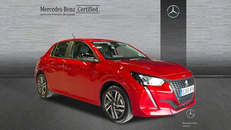 Usado Peugeot 208 Active 101 CV (74 kW) 2023 Rojo Utilitario