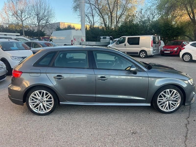 Usado Audi A3 S-Line 150 CV (110 kW) 2017 Gris / plata Berlina