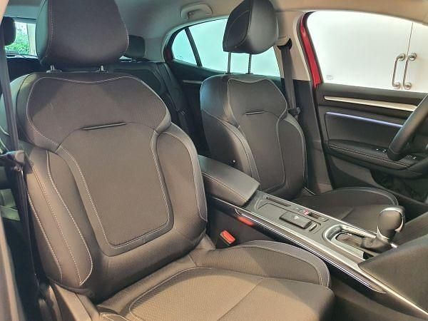 Usado Renault Mégane Zen 160 CV (117 kW) 2021 Rojo Berlina