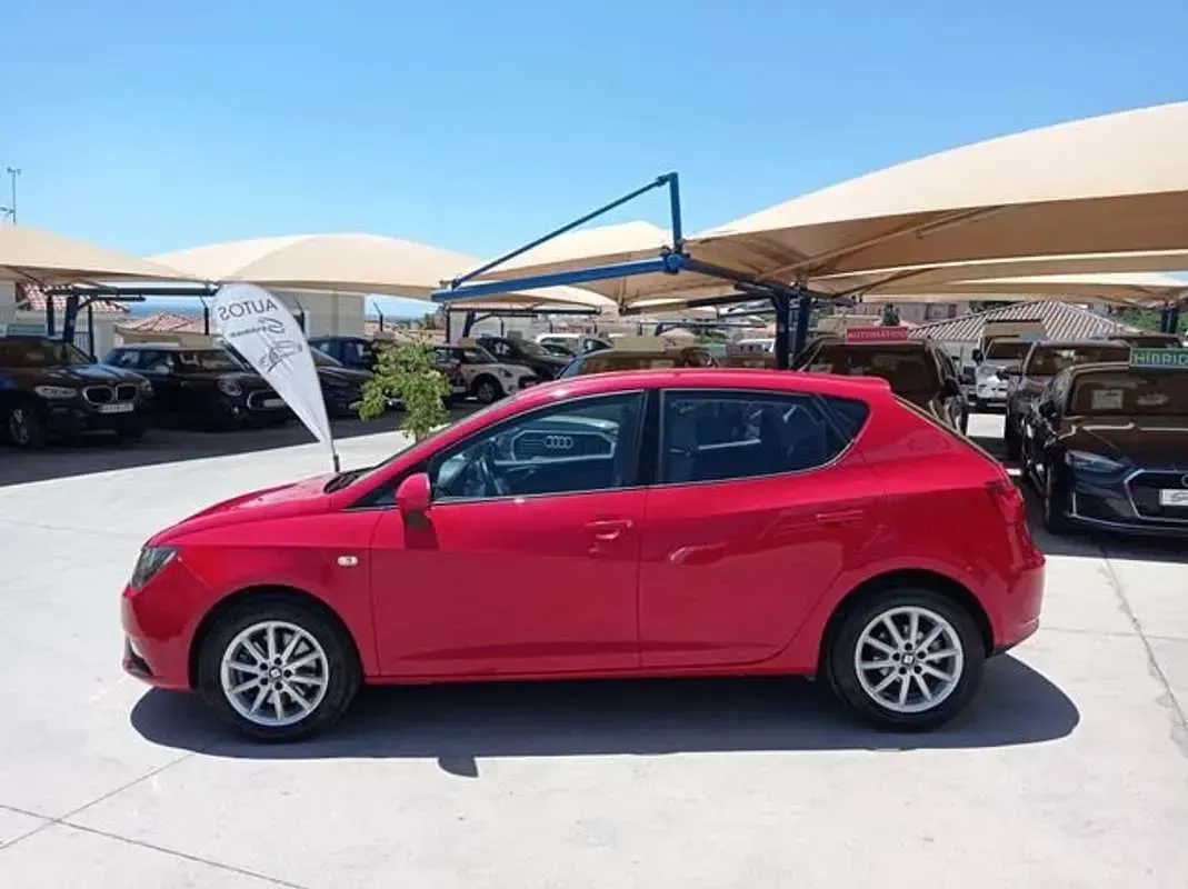 Usado Seat Ibiza Style 105 CV (77 kW) 2017 Rojo Berlina