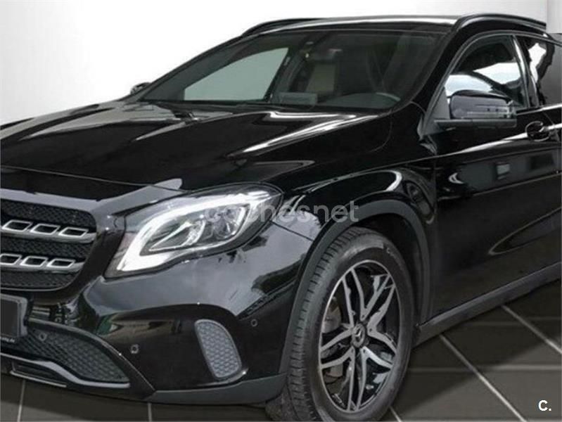 Usado Mercedes GLA200 Urban 156 CV (114 kW) 2017 Negro SUV