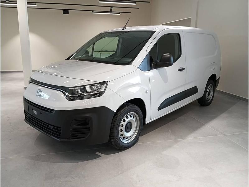 Blanco Usado 2023 Fiat Doblò Feel Monovolumen | 24.750 € (Caro) - Imagen 1/4