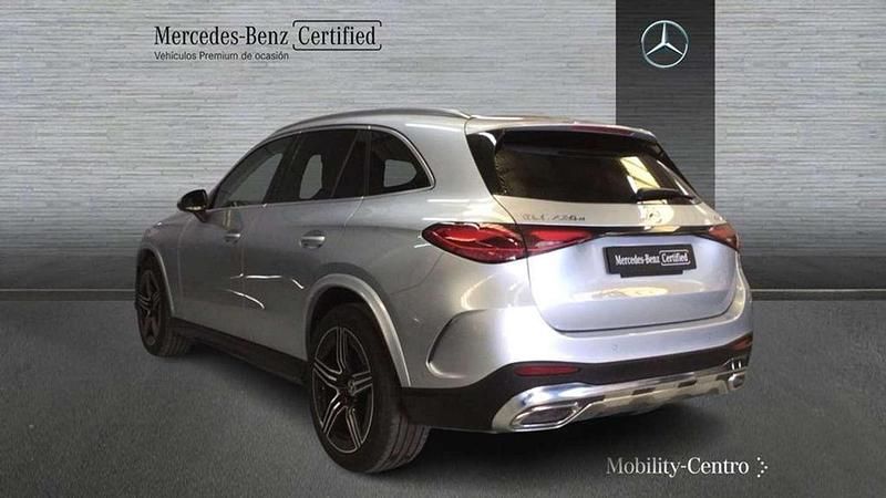 Usado Mercedes GLC220 199 CV (146 kW) 2024 Plateado SUV