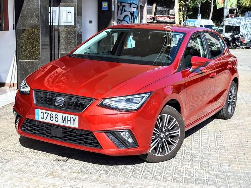 Usado Seat Ibiza Style 110 CV (80 kW) 2023 Rojo Utilitario