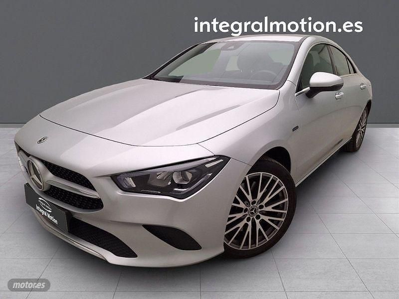 Gris Usado 2021 Mercedes CLA250e Berlina | 31.500 € (Buen precio) - Imagen 1/4