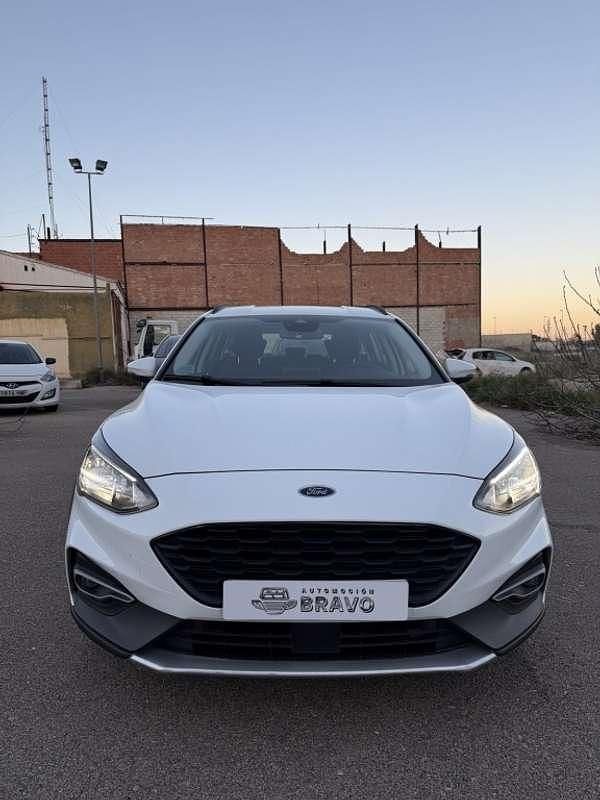 Usado Ford Focus Active 120 CV (88 kW) 2021 Blanco Familiar