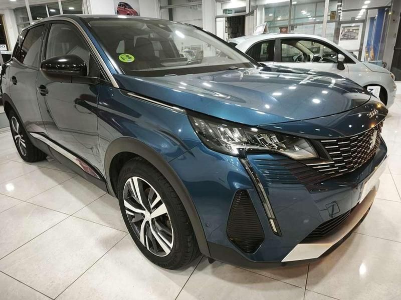 Usado Peugeot 3008 Allure 131 CV (96 kW) 2022 Azul SUV
