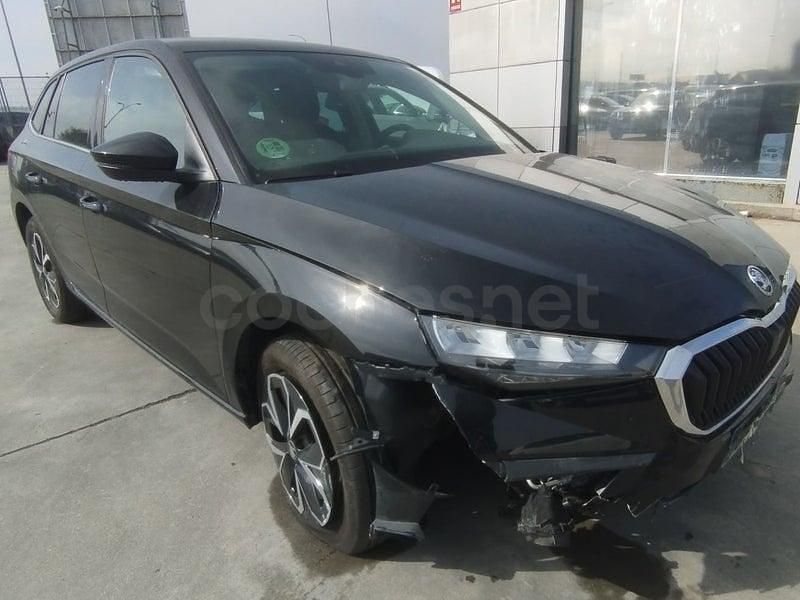 Usado Skoda Scala 115 CV (84 kW) 2025 Negro Utilitario