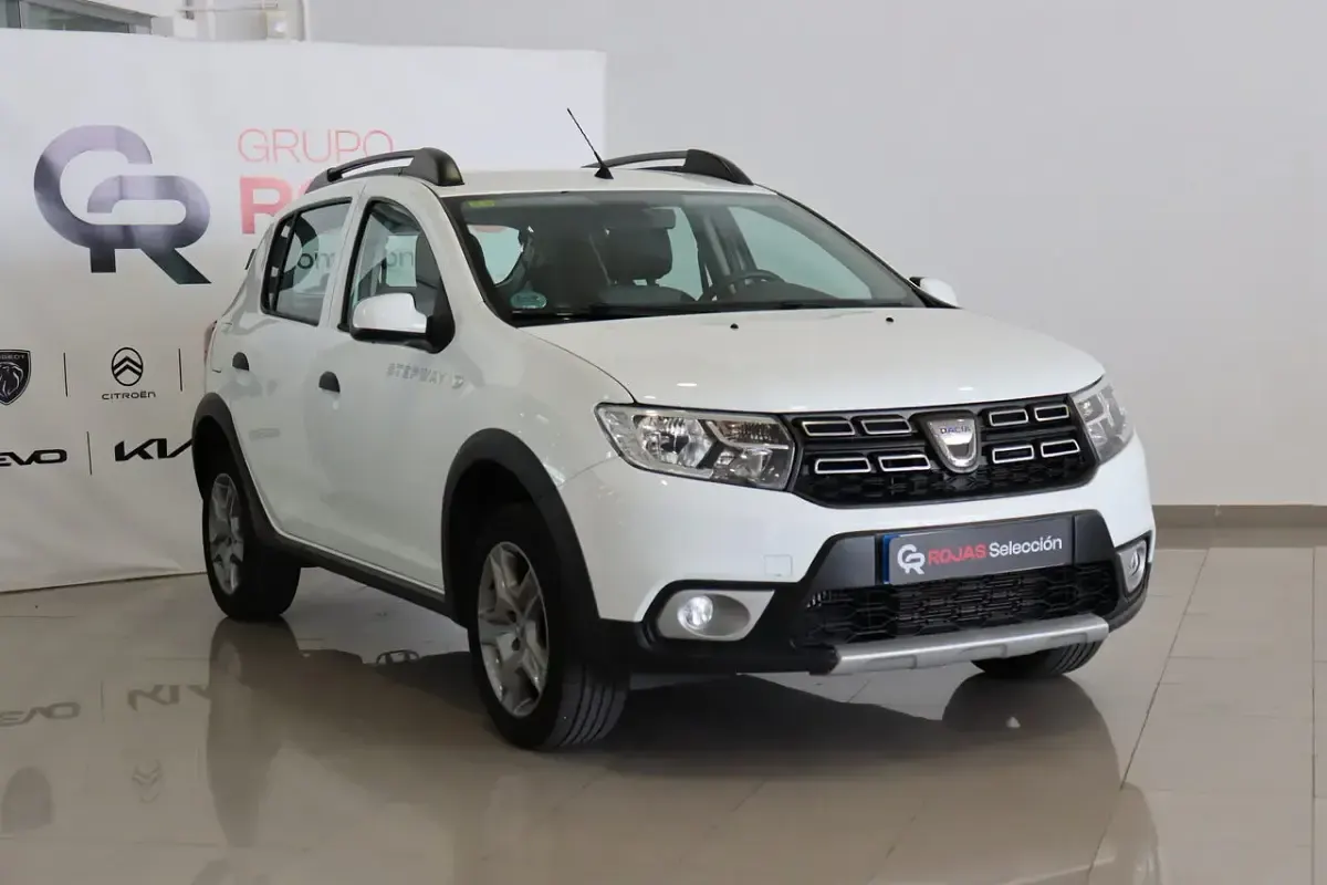 Usado Dacia Sandero Essentiel 100 CV (73 kW) 2021 Blanco