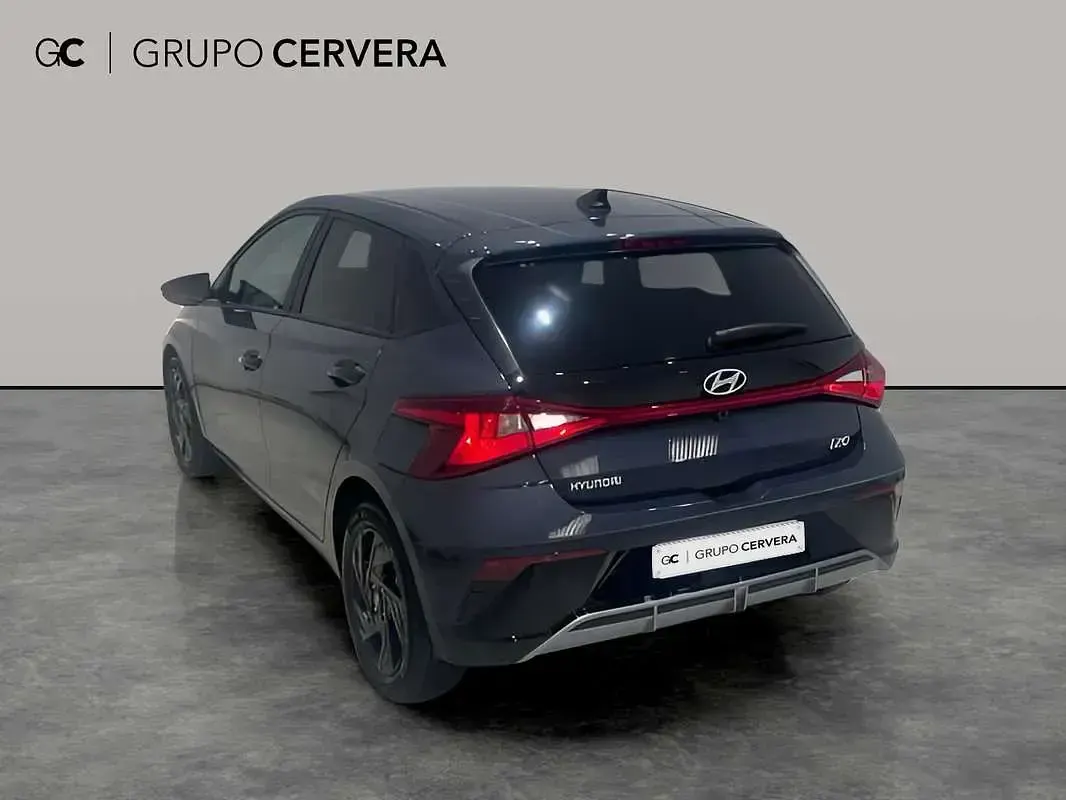 Nuevo Hyundai i20 Blackline 90 CV (66 kW) 2026 Gris Utilitario