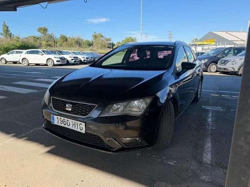 Usado Seat Leon ST Reference 105 CV (77 kW) 2014 Negro Familiar