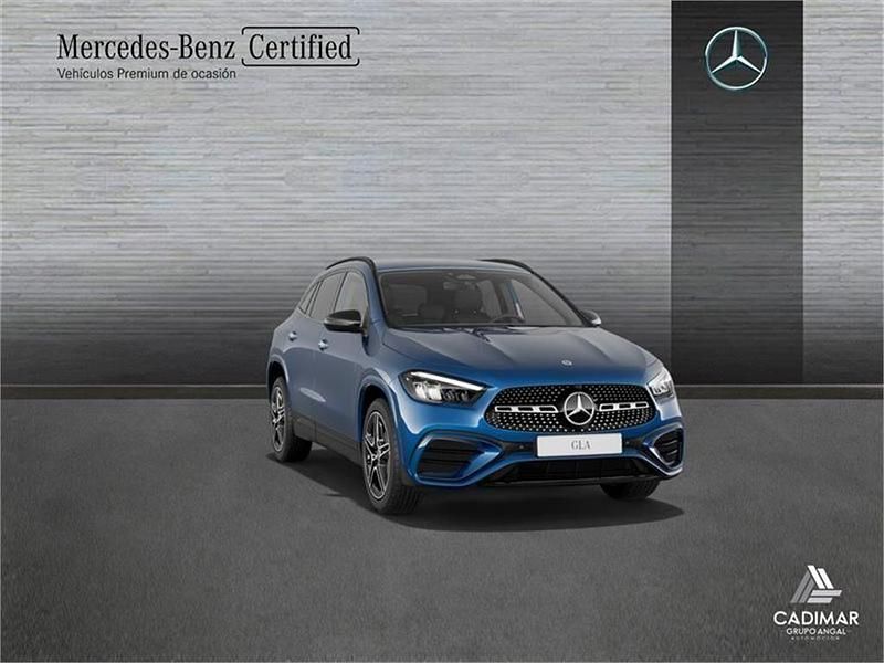 Usado Mercedes GLA200 AMG line 150 CV (110 kW) 2024 Gris SUV
