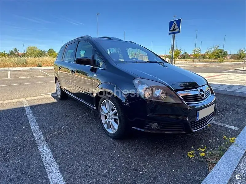 Usado Opel Zafira Cosmo 120 CV (88 kW) 2005 Negro Monovolumen
