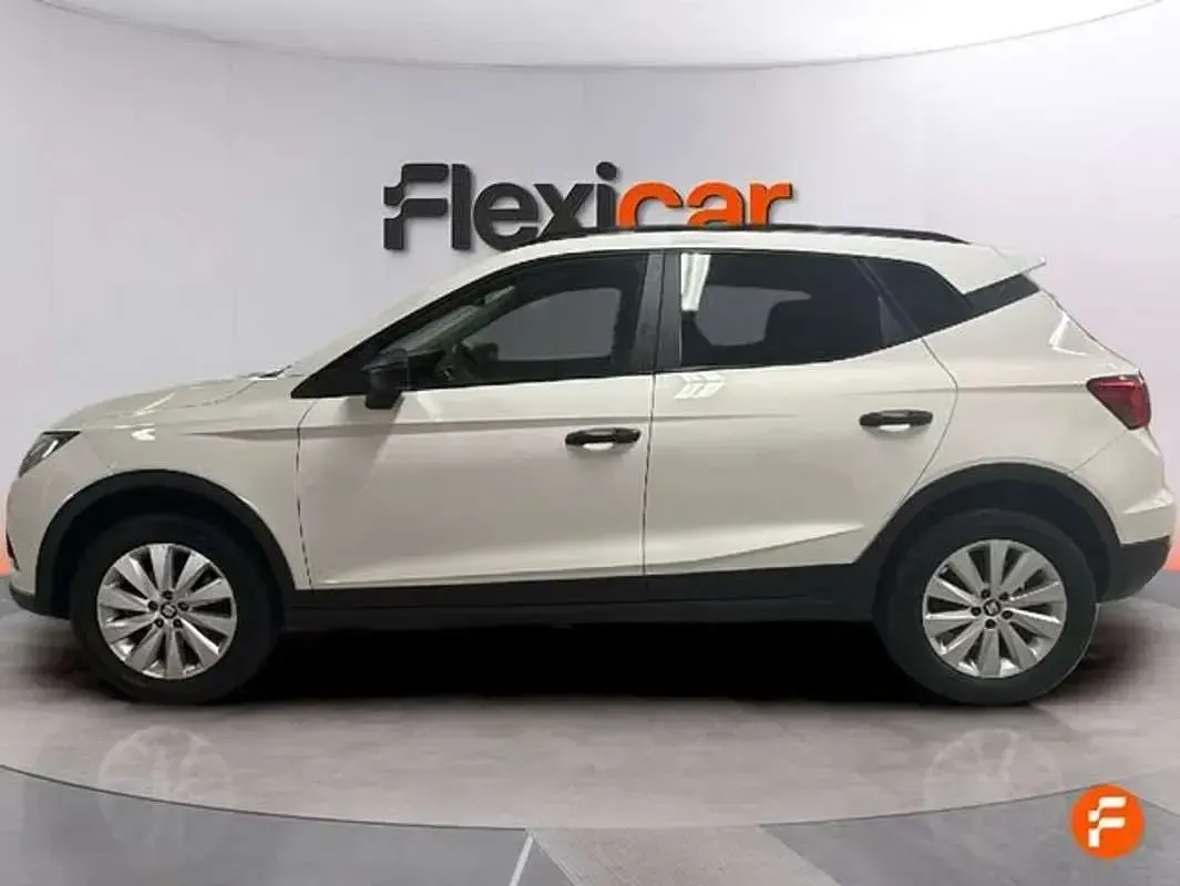 Usado Seat Arona Reference 95 CV (69 kW) 2018 Blanco SUV