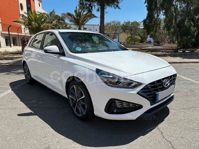 Blanco Usado 2021 Hyundai i30 Berlina | 12.800 € (Precio justo) - Imagen 1/4