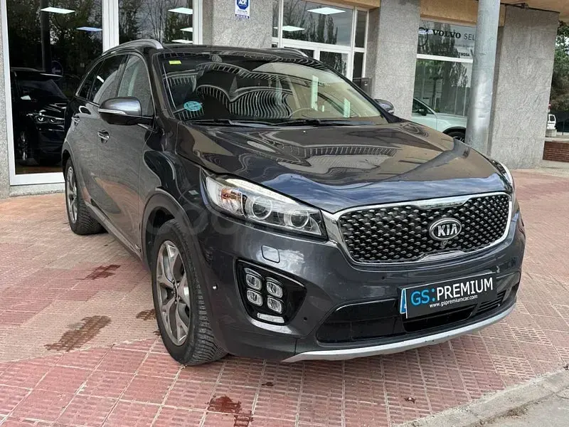Usado Kia Sorento 200 CV (147 kW) 2018 Gris / plata SUV