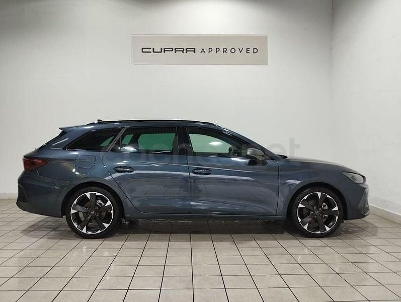 Usado Cupra Leon 150 CV (110 kW) 2024 Gris / plata Familiar