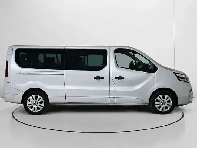 Usado Nissan Primastar Acenta 150 CV (110 kW) 2025 Gris Monovolumen