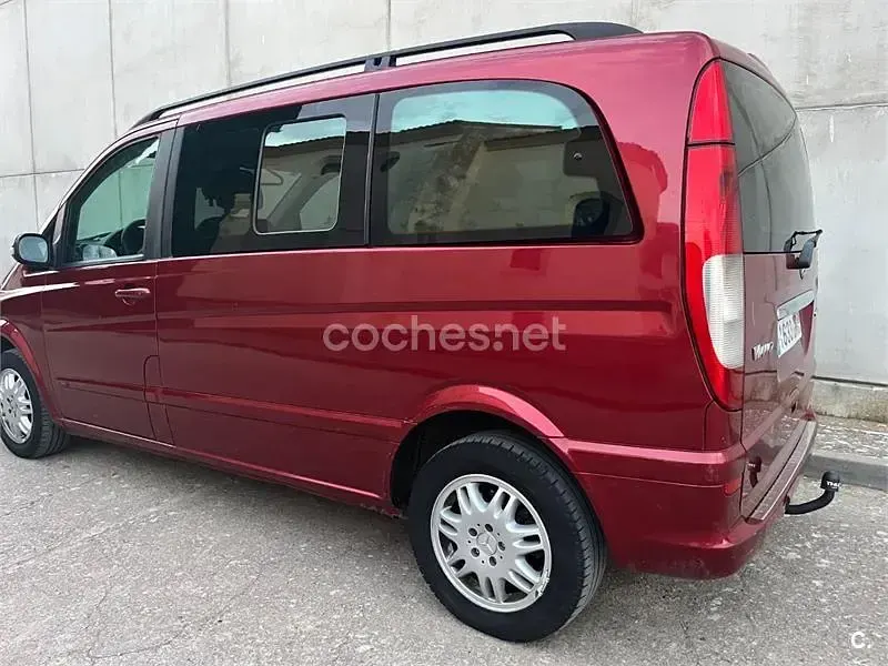 Usado Mercedes Viano 150 CV (110 kW) 2005 Granate Monovolumen
