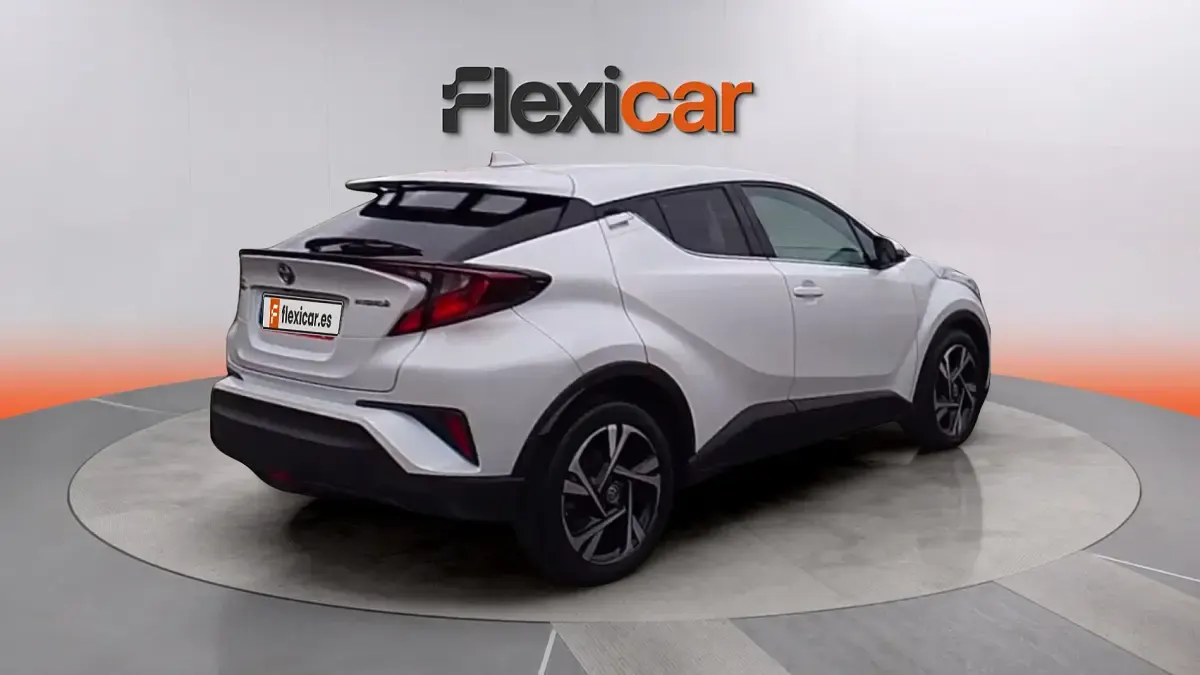 Używany Toyota C-HR Active 122 KM (89 kW) 2022 Biały SUV