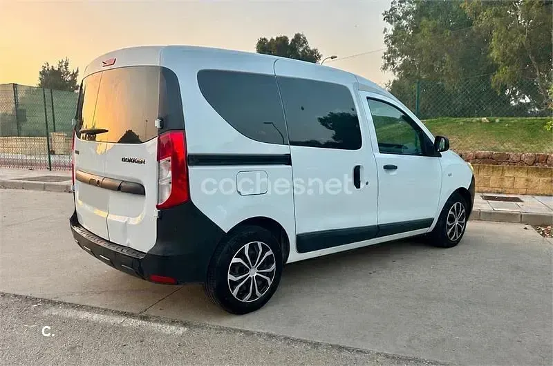 Usado Dacia Dokker Ambiance 75 CV (55 kW) 2017 Blanco Monovolumen