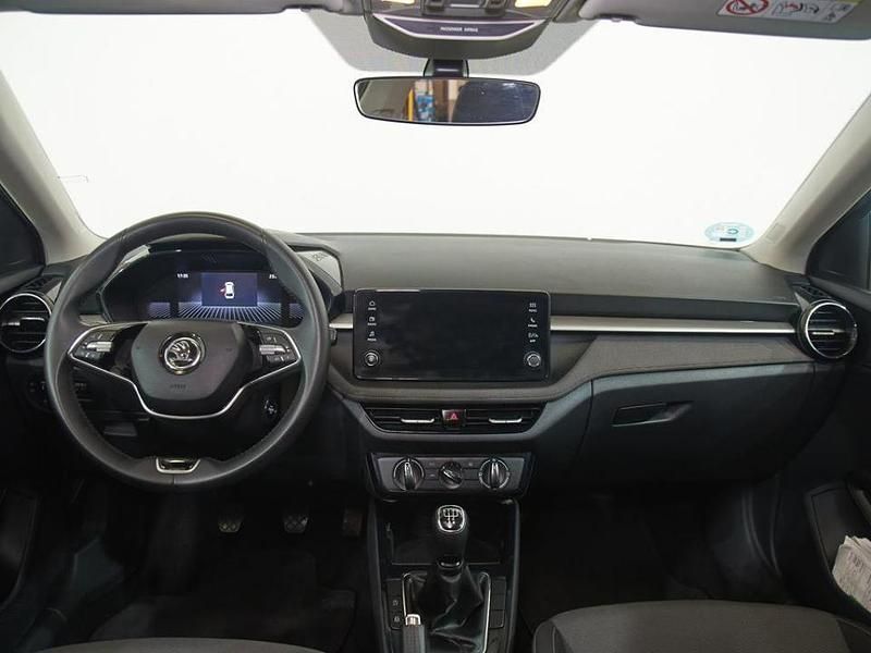 Usado Skoda Fabia Selection 95 CV (69 kW) 2024 Negro Berlina