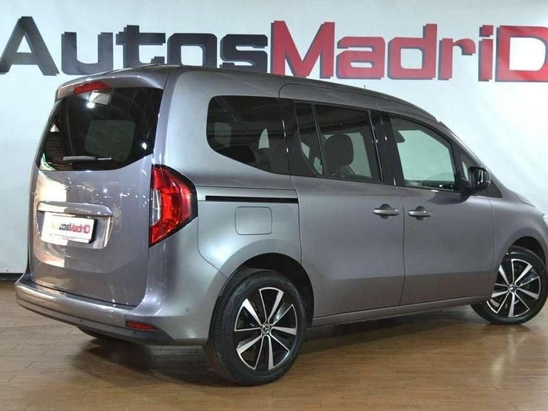 Usado Mercedes T180 117 CV (86 kW) 2023 Gris Monovolumen