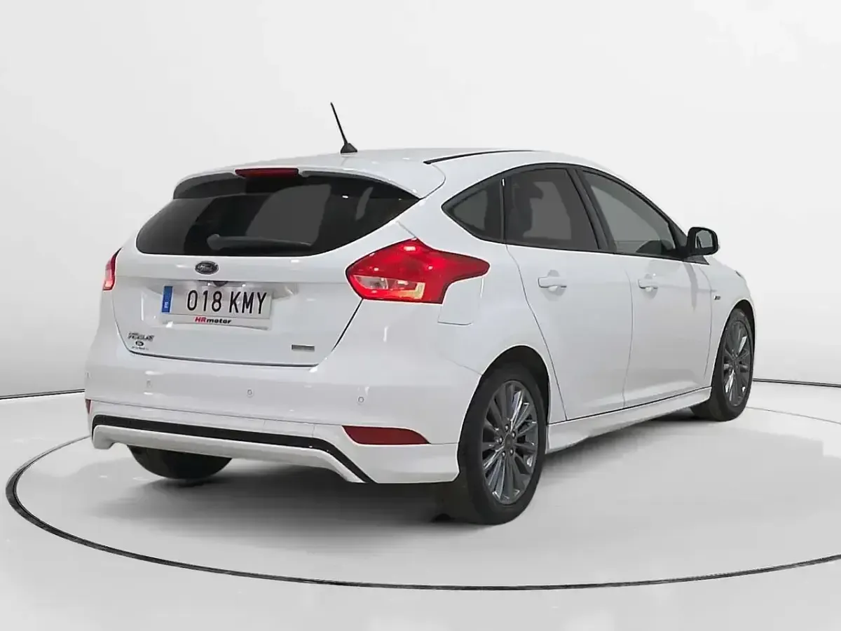 Usado Ford Focus ST-Line 125 CV (91 kW) 2018 Blanco Berlina
