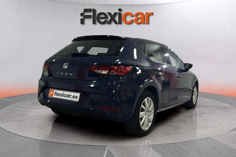 Usado Seat Leon Reference 115 CV (84 kW) 2018 Azul Berlina