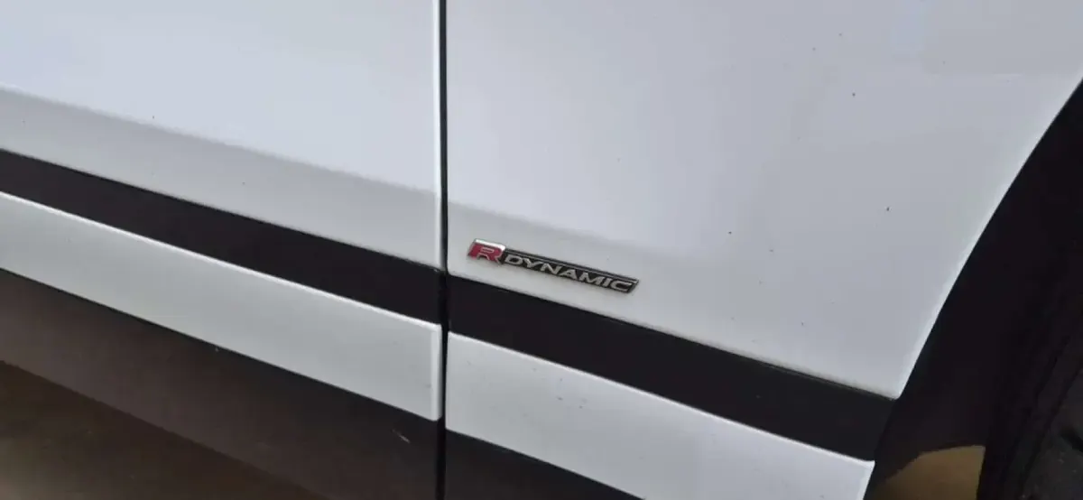 Usado Land Rover Range Rover Velar R-Dynamic 241 CV (177 kW) 2018 Blanco SUV