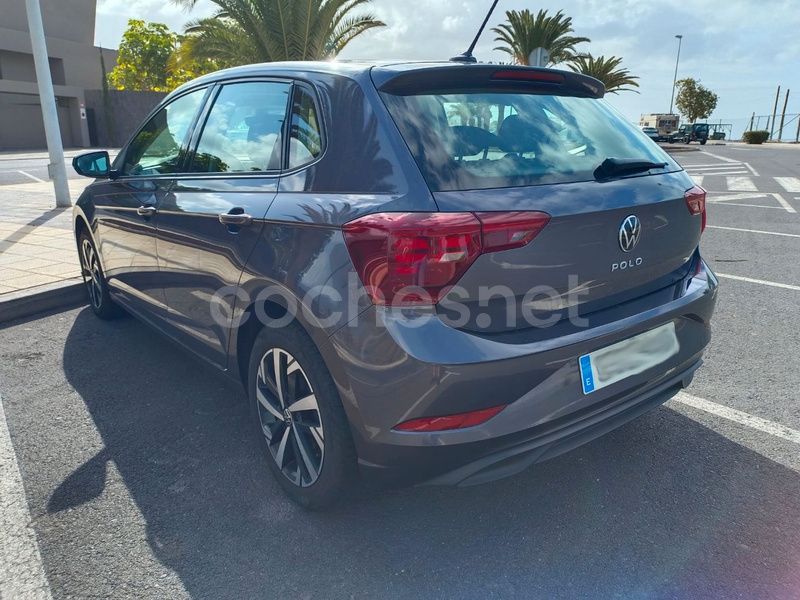 Usado VW Polo Life 95 CV (69 kW) 2023 Gris / plata Berlina