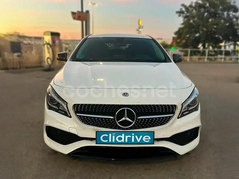 Usado Mercedes CLA200 Shooting Brake 136 CV (100 kW) 2019 Blanco Familiar