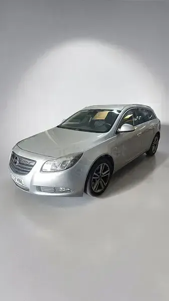 Usado Opel Insignia Sportive 160 CV (117 kW) 2013 Gris / plata Berlina