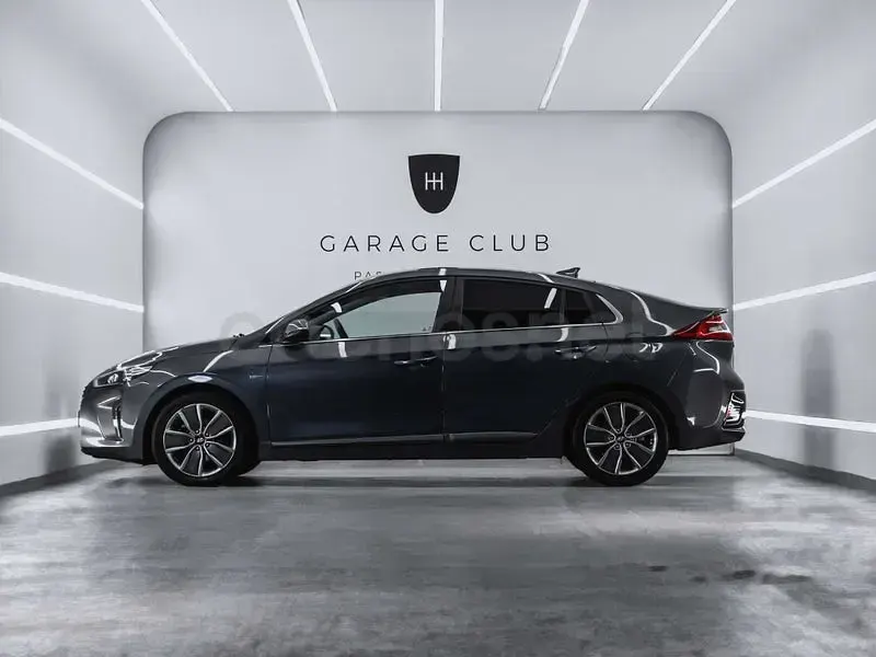 Usado Hyundai Ioniq 141 CV (103 kW) 2016 Gris / plata Utilitario
