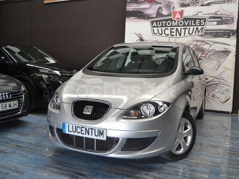 Gris / plata Usado 2006 Seat Altea Reference Monovolumen | 4900 € (Precio justo) - Imagen 1/4