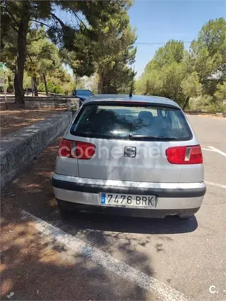 Usado Seat Ibiza Stella 68 CV (50 kW) 2001 Gris / plata Utilitario