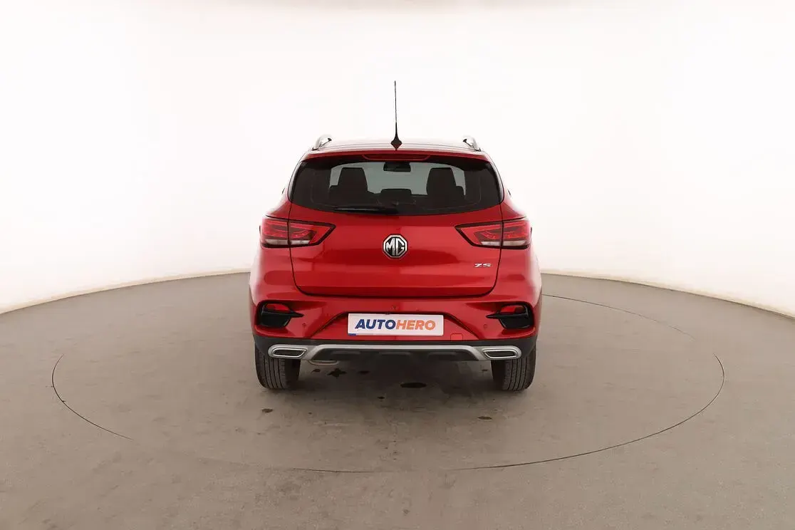 Usado MG ZS Luxury 106 CV (77 kW) 2023 Rojo SUV
