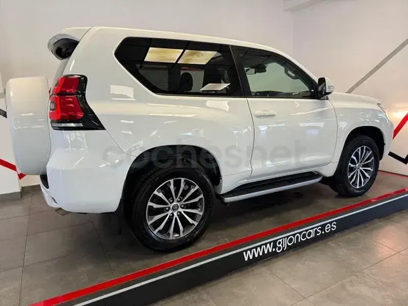 Usado Toyota Land Cruiser 177 CV (130 kW) 2020 Blanco Utilitario