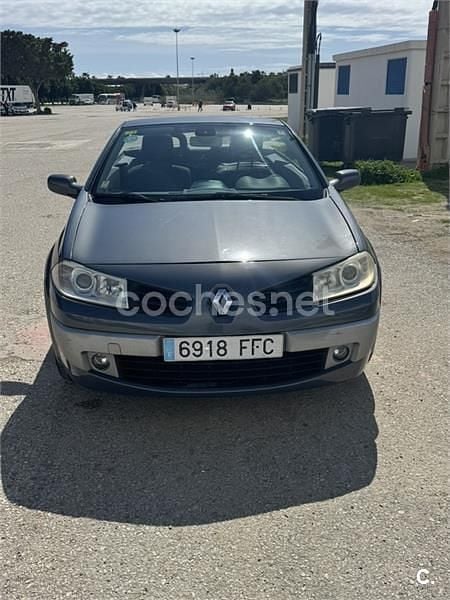 Usado Renault Mégane Cabriolet Authentique 110 CV (80 kW) 2006 Gris / plata Descapotable