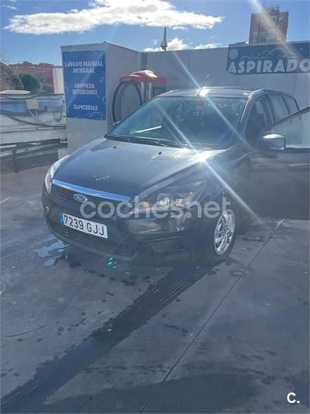 Usado Ford Focus Trend 90 CV (66 kW) 2008 Negro Familiar