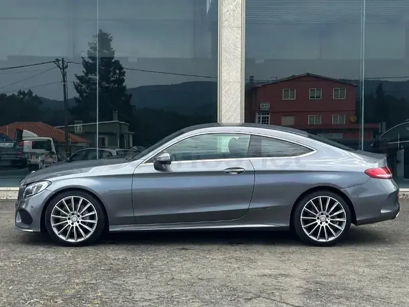 Usado Mercedes C220 170 CV (125 kW) 2017 Gris / plata Coupe