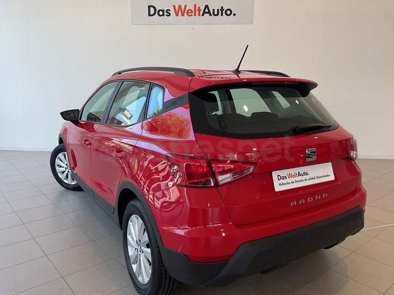 Usado Seat Arona Ecomotive 95 CV (69 kW) 2018 Rojo SUV