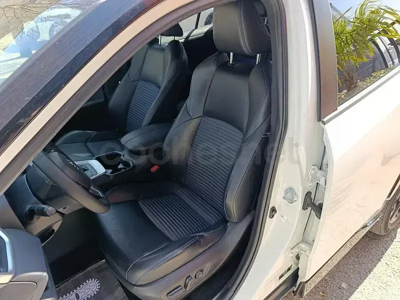 Usado Toyota RAV4 Hybrid Style 218 CV (160 kW) 2021 Blanco SUV