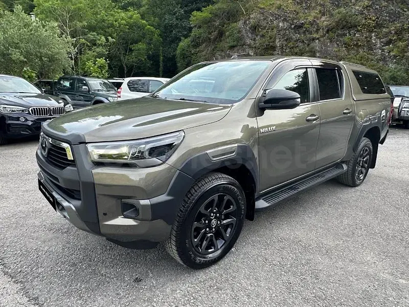 Usado Toyota HiLux 204 CV (150 kW) 2021 Verde Pickup/Camioneta